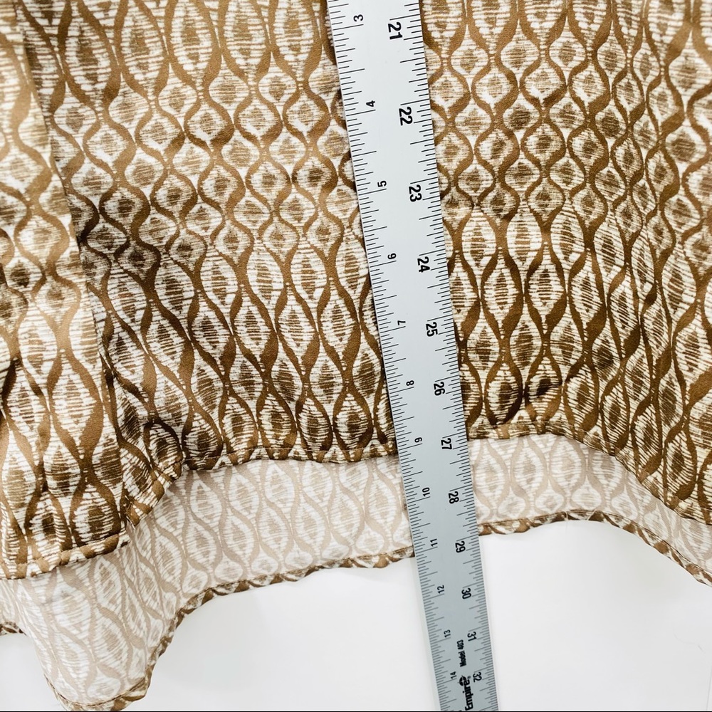 Chicos Tan White Patterned Silky Blouse Top XL - Picture 6 of 6